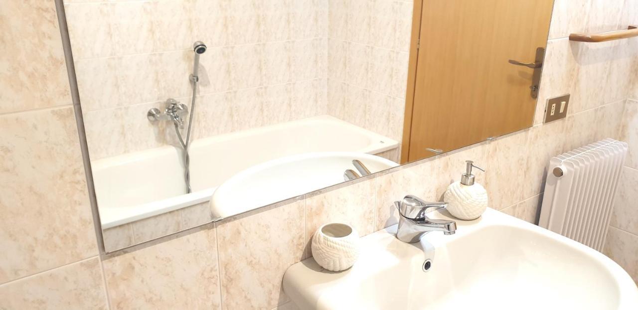 Charming Apartment & Parking By Anthea Homes グラード エクステリア 写真